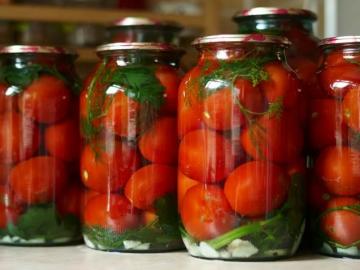 Marinerede tomater om vinteren uden sterilisation. Min favorit opskrift