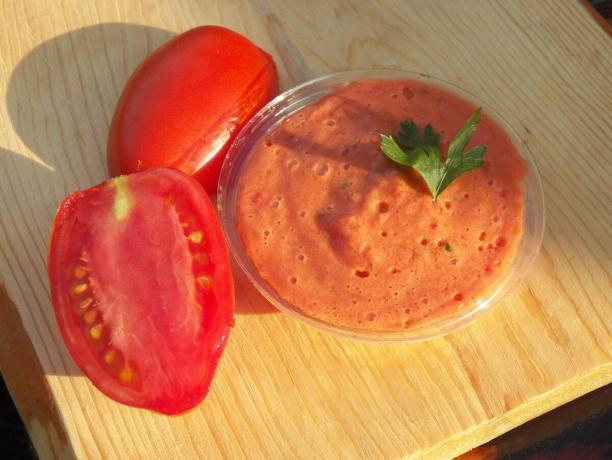 Syroedcheskaya tomat indsætte