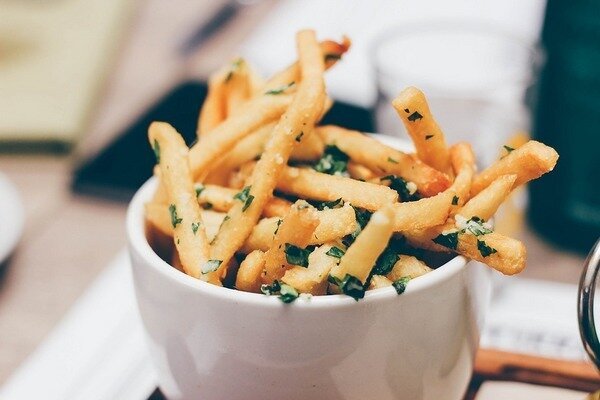 Efter genopvarmning vil pommes frites ligne gummi (Foto: verywellfamily.com)