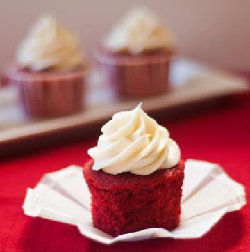 Hvordan til at lave mad en lys cupcakes, cupcakes "Red Velvet" til de gæster, du sagde wow