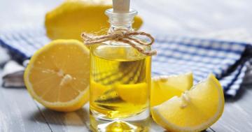 Sko lever og vaskulære giftstoffer fra olivenolie og citronsaft
