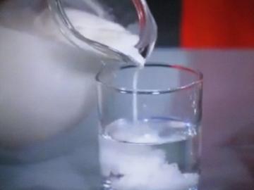 Sådan hurtigt og let bestemme, at mælken opløst med vand (3 bevist måder)
