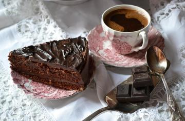 Chokolade med te eller kaffe - en kombination, som du vil tilføje 10 år af livet