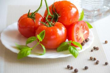 Velsmagende for de fleste tomater: tre retter med tomater, som du kan forberede i ti minutter