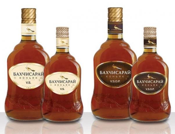 Russisk cognac "Bakhchisaray" blev en af ​​lederne i høj kvalitet cognac efter Roskachestva eksperter. Evaluering - "udmærket". 