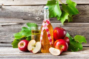 Hvordan laver hjemmelavet vin fra æbler