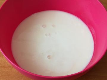 En simpel opskrift. Bløde lækre gær kager på sur mælk