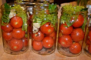 Marinerede tomater "Zadonsk" til vinteren