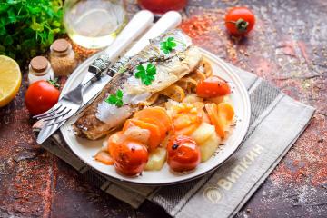 Makrel med grøntsager i ovnen i folie