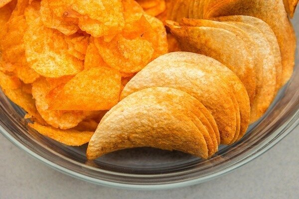Store chips skal udskiftes med hjemmelavede chips. (Foto: Pixabay.com)