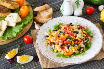Salat med couscous og grøntsager