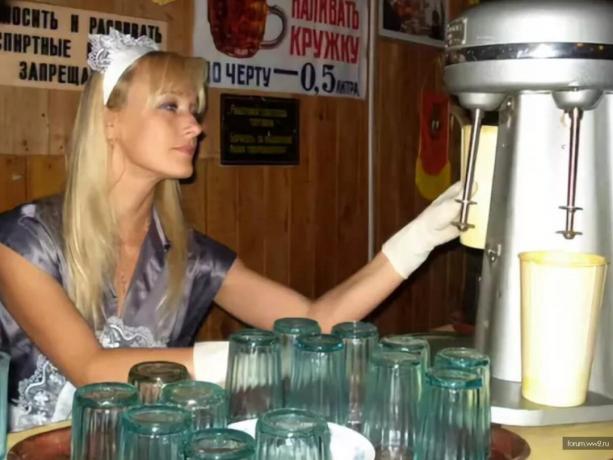 Saleswoman milkshakes i USSR. Billeder - cont ws