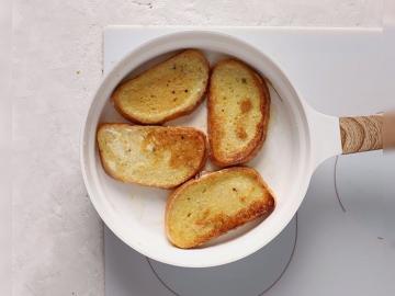 Hvorfor jeg holdt op med at kaste tørret op brød. Jeg tilberede fransk toast