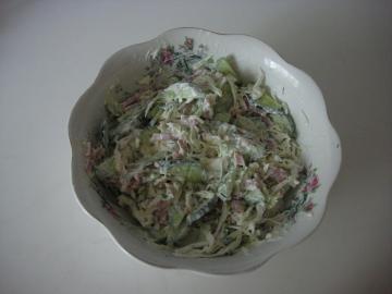 Nem, enkel og lækker. Nu er denne "Salat fra, kål" en frequenter på vores bord!