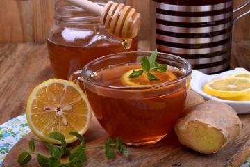 Grøn te med ingefær, citron og honning