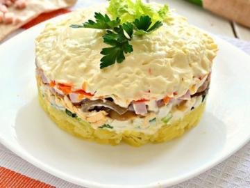 Vechinoy salat med ost og svampe: så lækker, at det er umuligt at bryde væk!