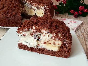 Kage "Mink mol". Chokoladekage, lækker sød ostemasse fløde og bananer
