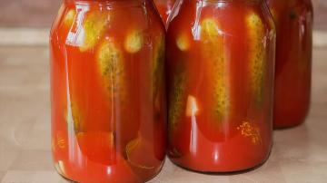 Sprøde pickles "Bloody Mary". Høst af agurker om vinteren