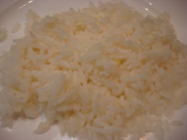 Billede taget af forfatteren (efter tilberedning med citron, ris blev meget hvidere)