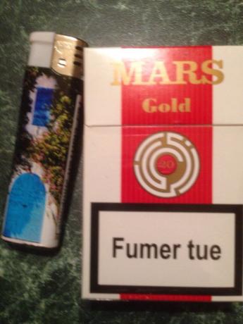 Jeg købte for en gave Tunesien cigaret produktion. I virkeligheden - cigaretter - ikke særlig god, men for den eksotiske kan træffes. Det koster 4 dinarer.